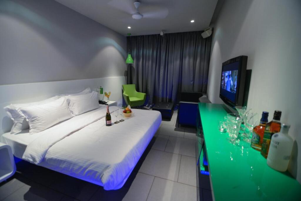 Кандолим: SinQ Party Hotel
