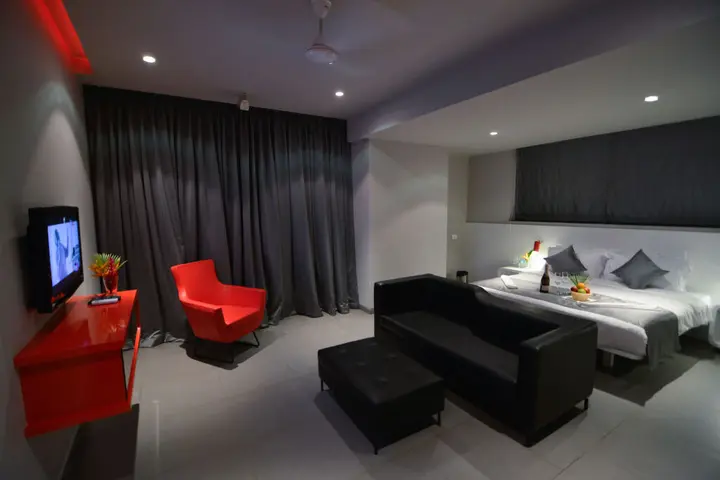 Кандолим: SinQ Party Hotel