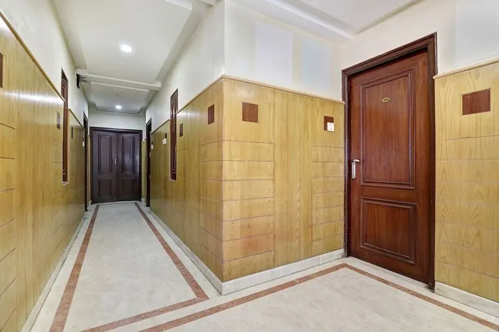 Бангалор: SNT Comforts Hotel