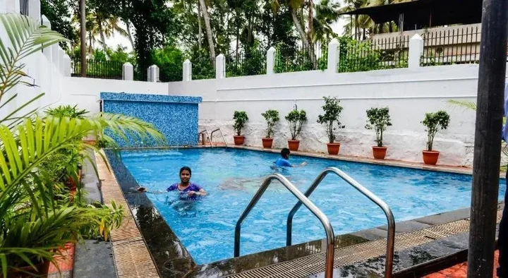 Ковалам: Kailas Holiday Inn Kovalam