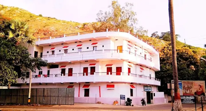 Раджгир: Rajgir Guest House