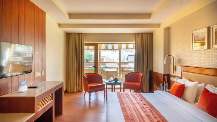 Лех: Hotel Dragon