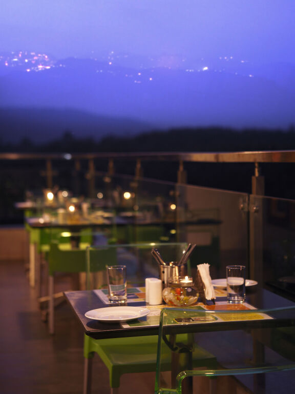 Дехрадун: Lemon Tree Hotel, Dehradun
