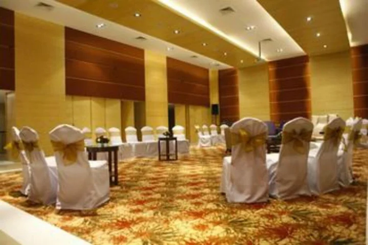 Ченнаи: Lemon Tree Hotel Shimona