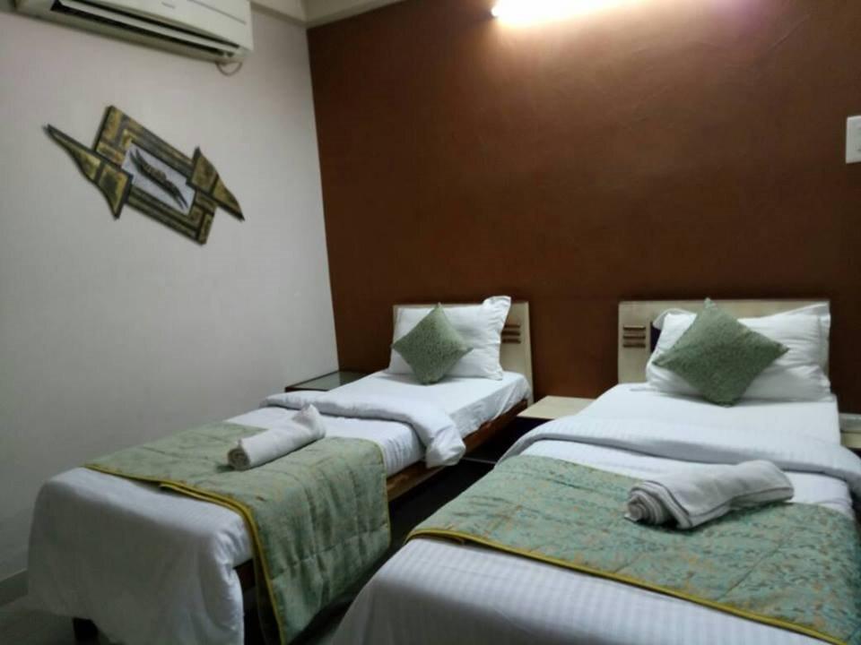 Нагпур: OYO 7439 Hotel Gayatri Inn Annex