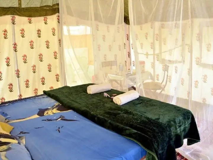 Каной: Camp Paradise