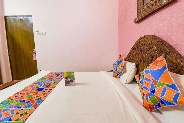 Ширди: FabHotel Paradise For You