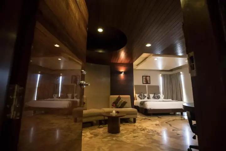 Раджкот: Bizz The Hotel