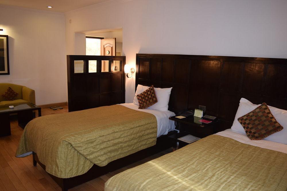 Нью-Дели: The Janpath Hotel