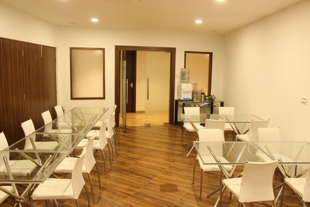 Мумбаи: Maxx Value Hospitality