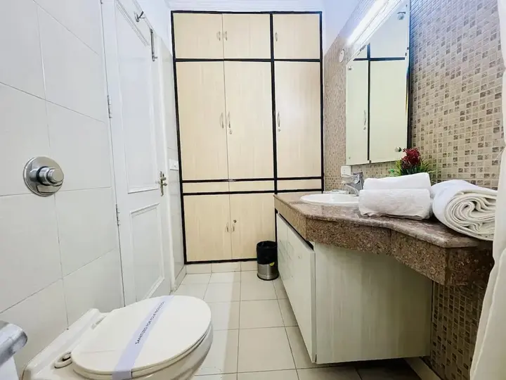 Гуруграм: Olive Service Apartment DLF Galleria