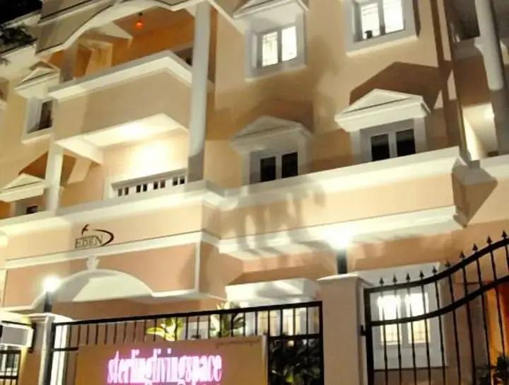 Бангалор: Sterling Living Space - Residency Road
