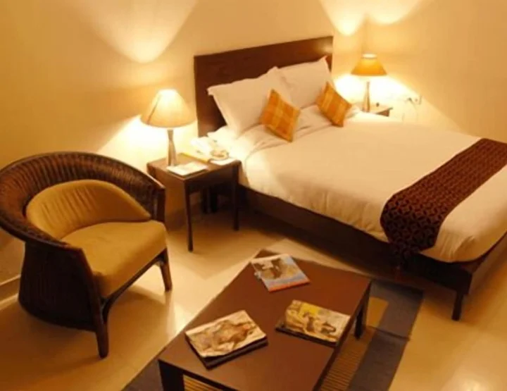 Бангалор: Sterling Living Space - Residency Road