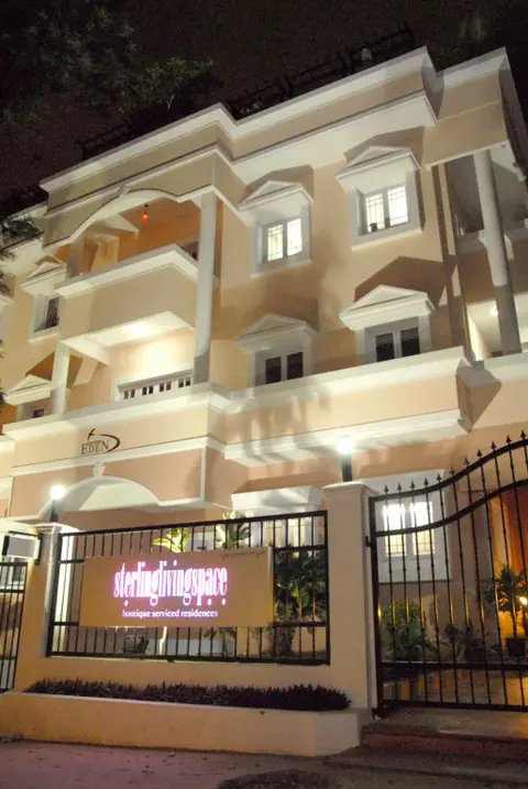 Бангалор: Sterling Living Space - Residency Road