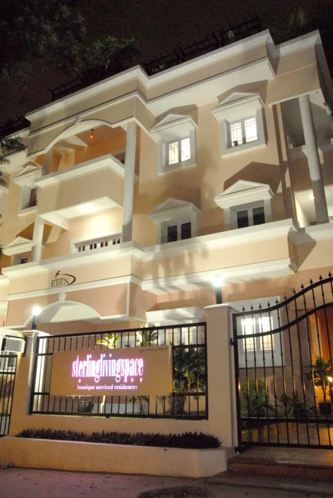Бангалор: Sterling Living Space - Residency Road