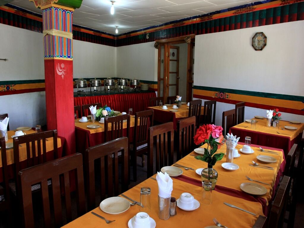 Лех: TIH Hotel Mahay Palace