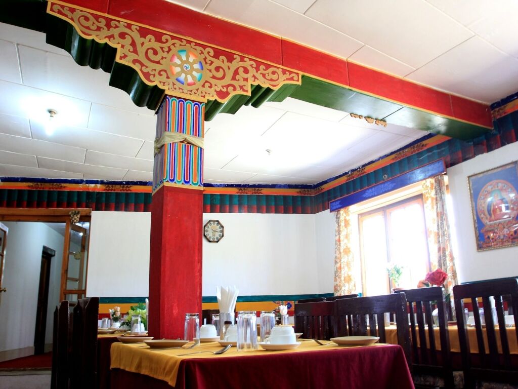 Лех: TIH Hotel Mahay Palace