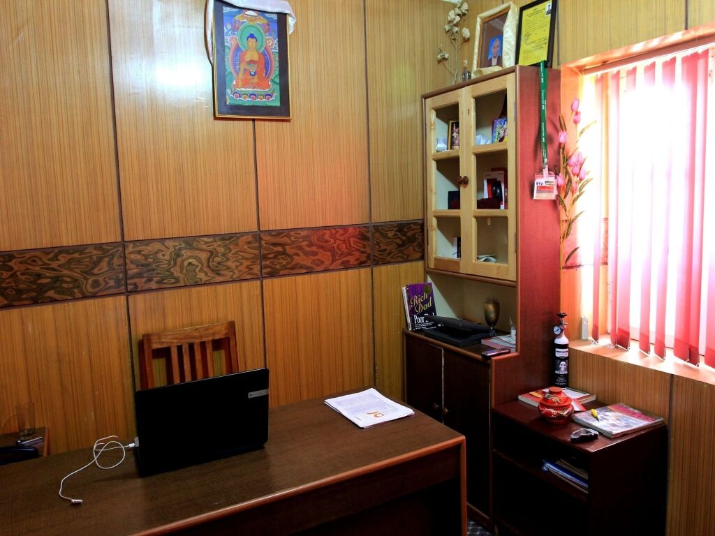Лех: TIH Hotel Mahay Palace