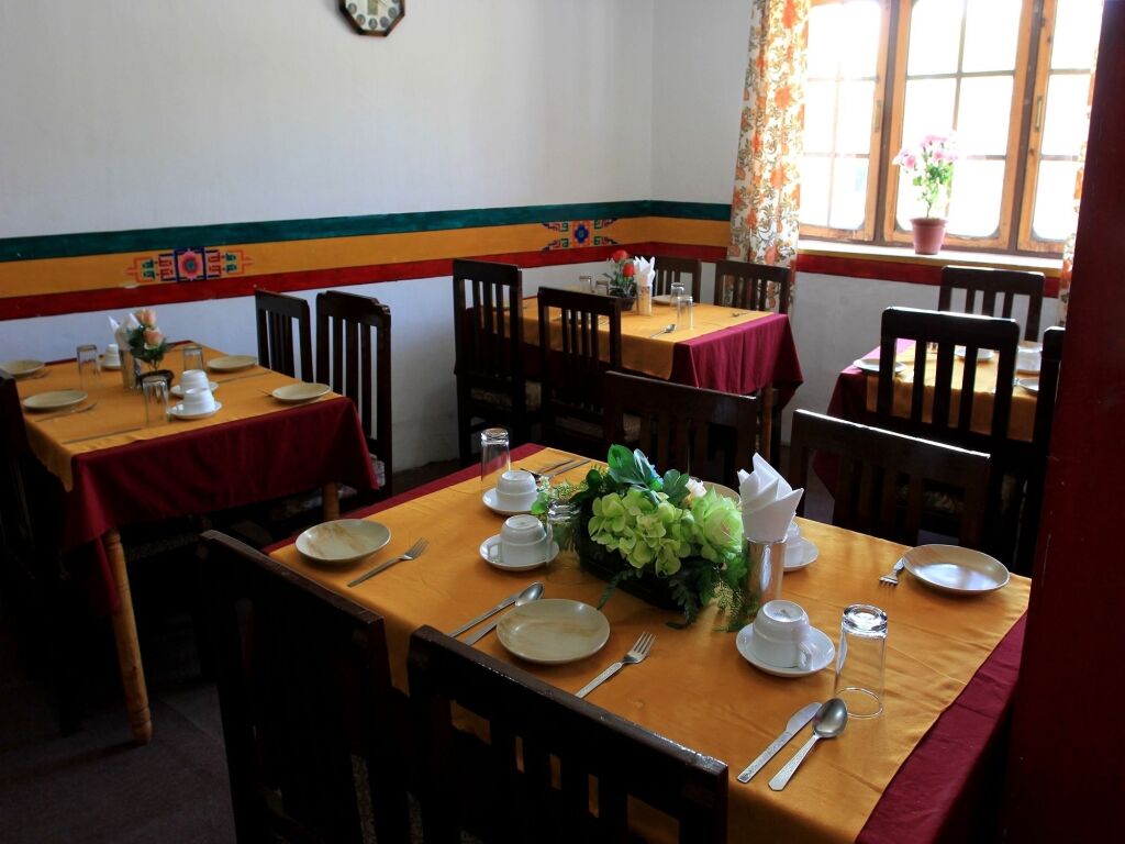 Лех: TIH Hotel Mahay Palace