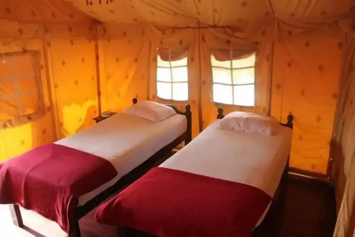 Анджуна: Five Five Restaurant and Guest Tent- Glamping