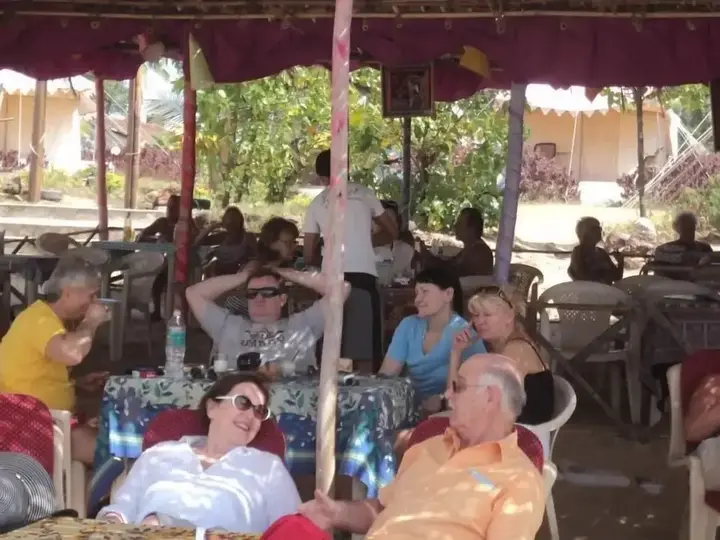 Анджуна: Five Five Restaurant and Guest Tent- Glamping