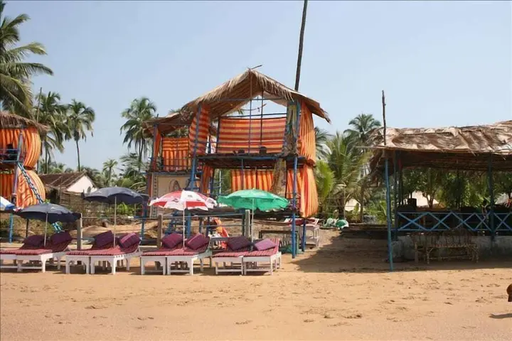Анджуна: Five Five Restaurant and Guest Tent- Glamping
