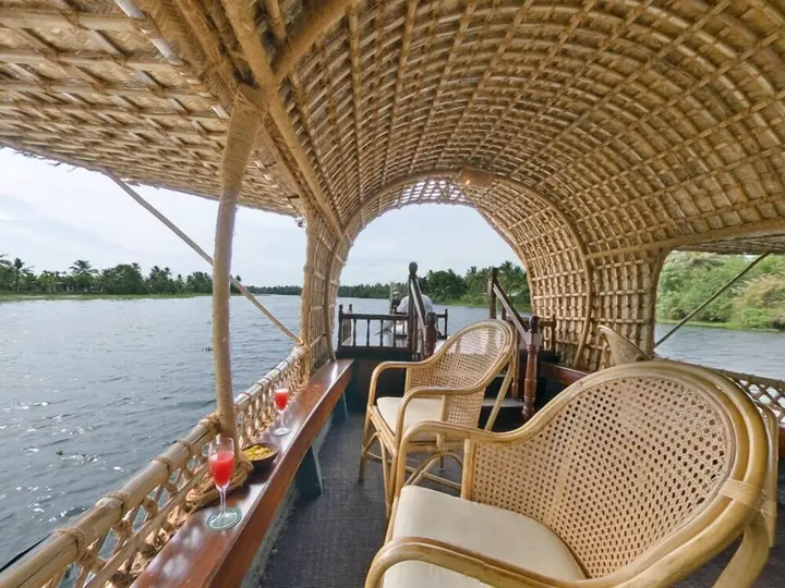 Мухамма: The Oberoi Motor Vessel Vrinda
