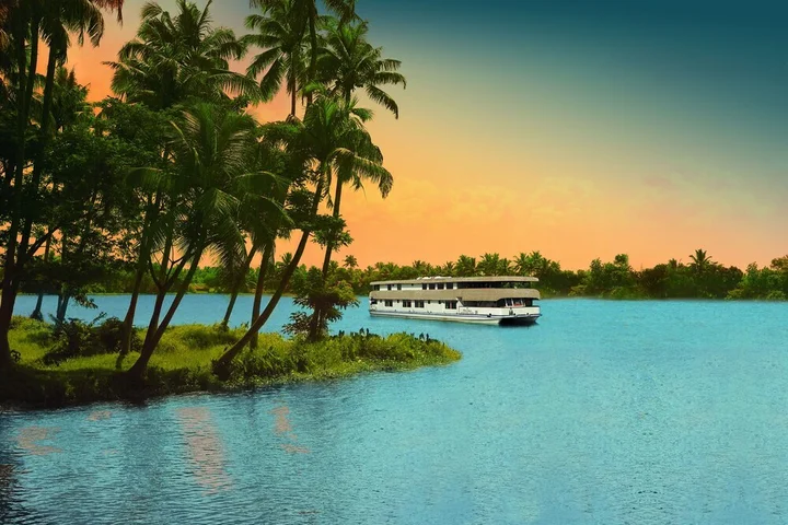 Мухамма: The Oberoi Motor Vessel Vrinda