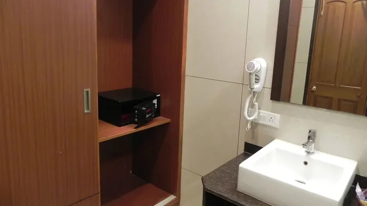 Джамнагар: Hotel Aram