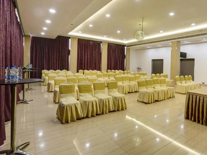 Тхане: Golden Chariot Vasai - Hotel and Spa