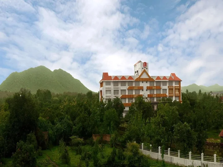 Сазан: Lords Resort Sasan Gir