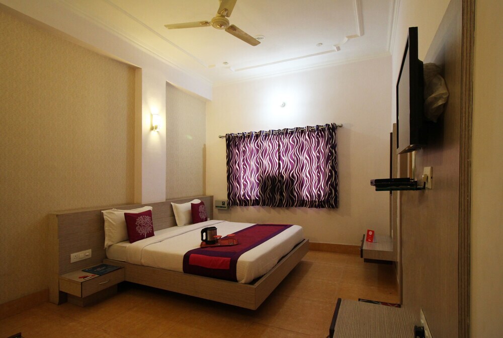 Варанаси: OYO 4398 Hotel Rajat Grand