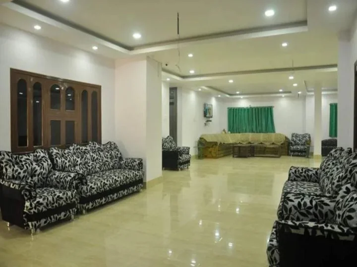 Варанаси: OYO 4398 Hotel Rajat Grand