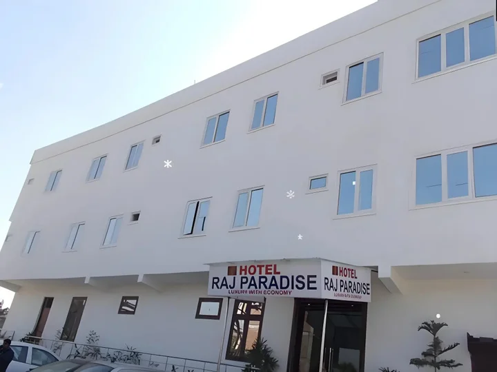 Агра: Hotel Raj Paradise by OYO Rooms