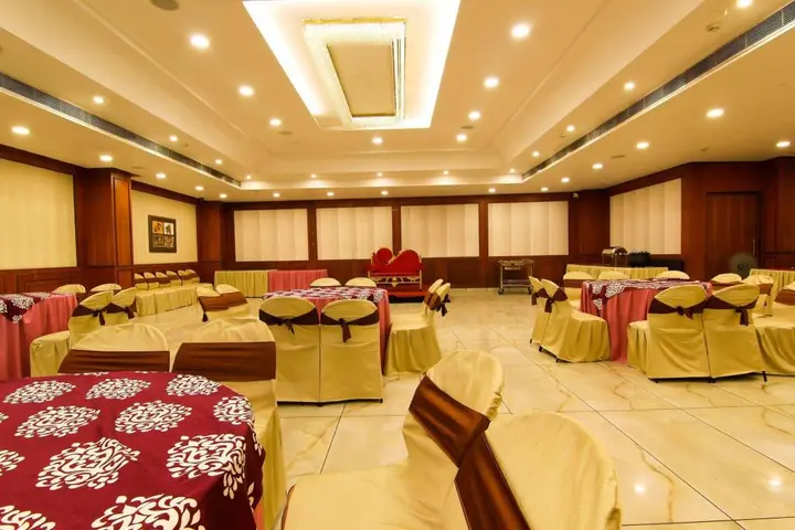 Лакхнау: Townhouse OAK Hotel Edesia