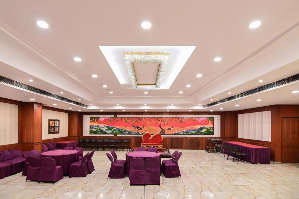 Лакхнау: Townhouse OAK Hotel Edesia