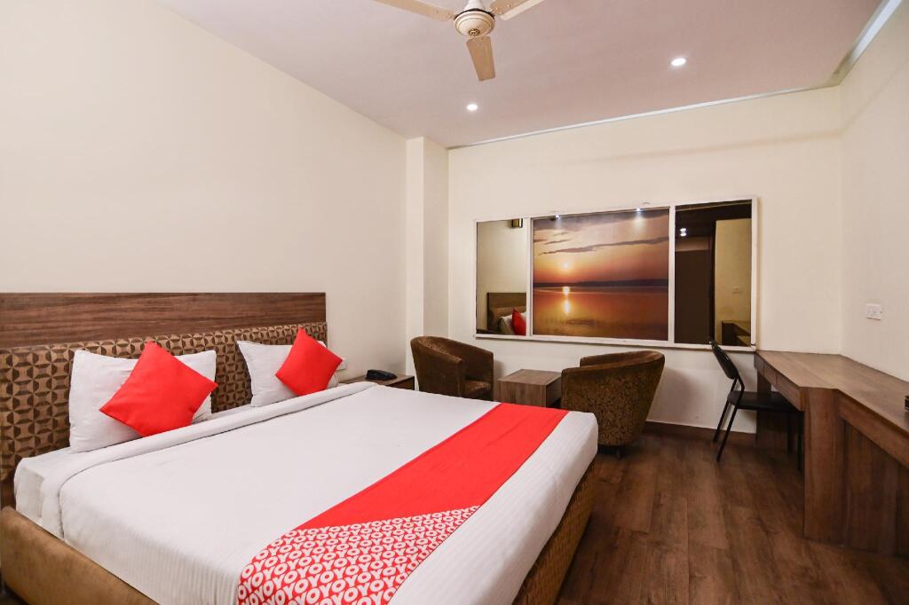 Лакхнау: Townhouse OAK Hotel Edesia