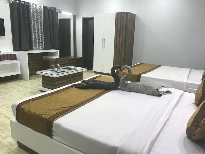 Индаур: FabHotel Bee Town