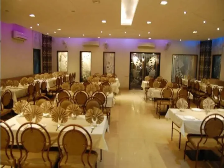 Индаур: FabHotel Bee Town