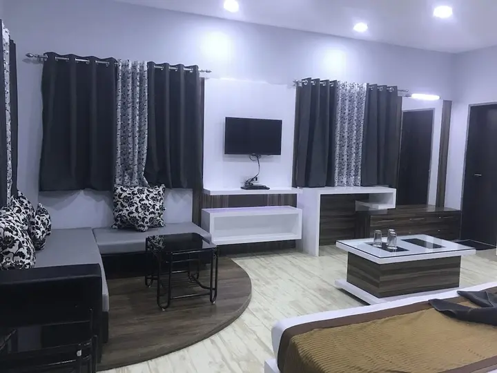 Индаур: FabHotel Bee Town