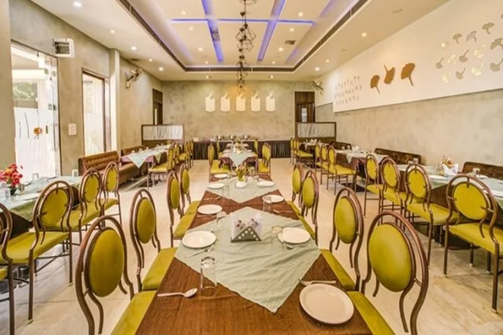Индаур: FabHotel Bee Town