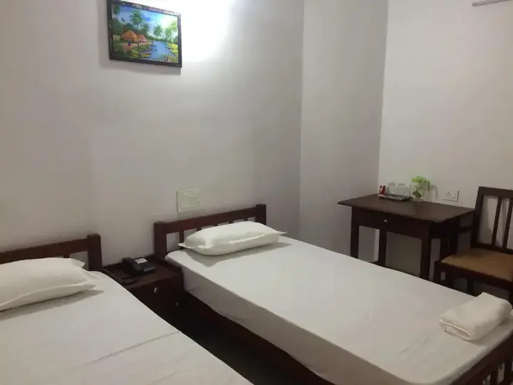 Коччи: YMCA International House