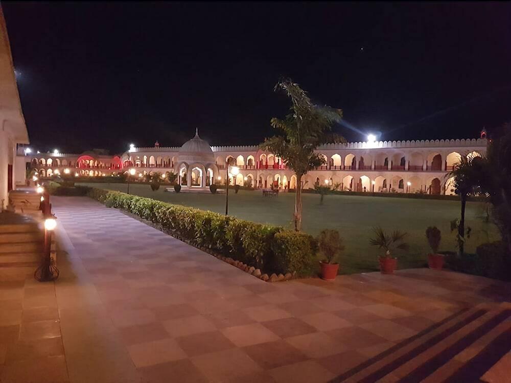 Крепость Jhansi: Hotel Raj Mahal The Palace