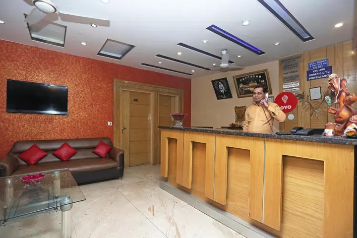 Нью-Дели: OYO 6096 Hotel Maharani Palace