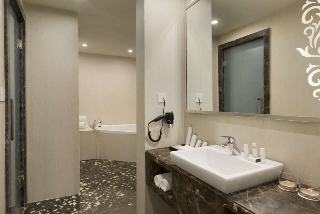 Бангалор: Howard Johnson by Wyndham Bengaluru Hebbal
