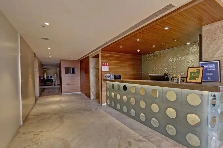 Салем: Capital O 8169 Hotel Salem Castle