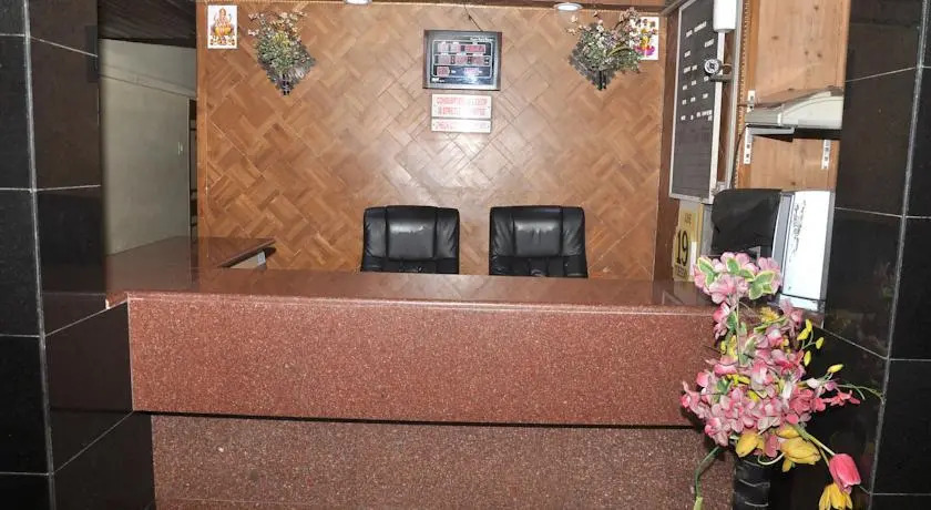 Сомнатх: Hotel Madhuram