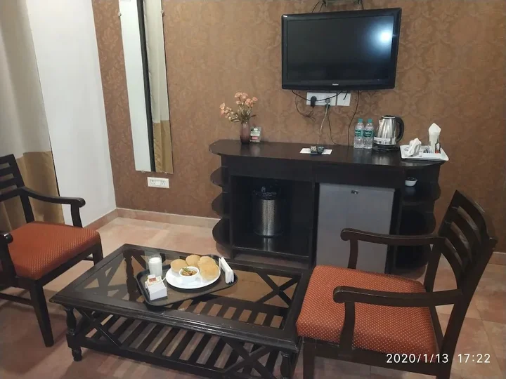 Нью-Дели: Golden Palm Suites