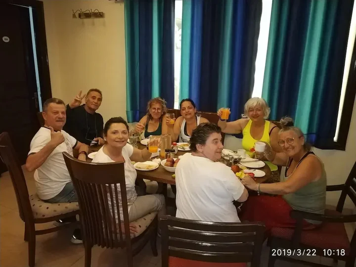 Нью-Дели: Golden Palm Suites