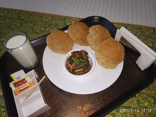 Нью-Дели: Golden Palm Suites